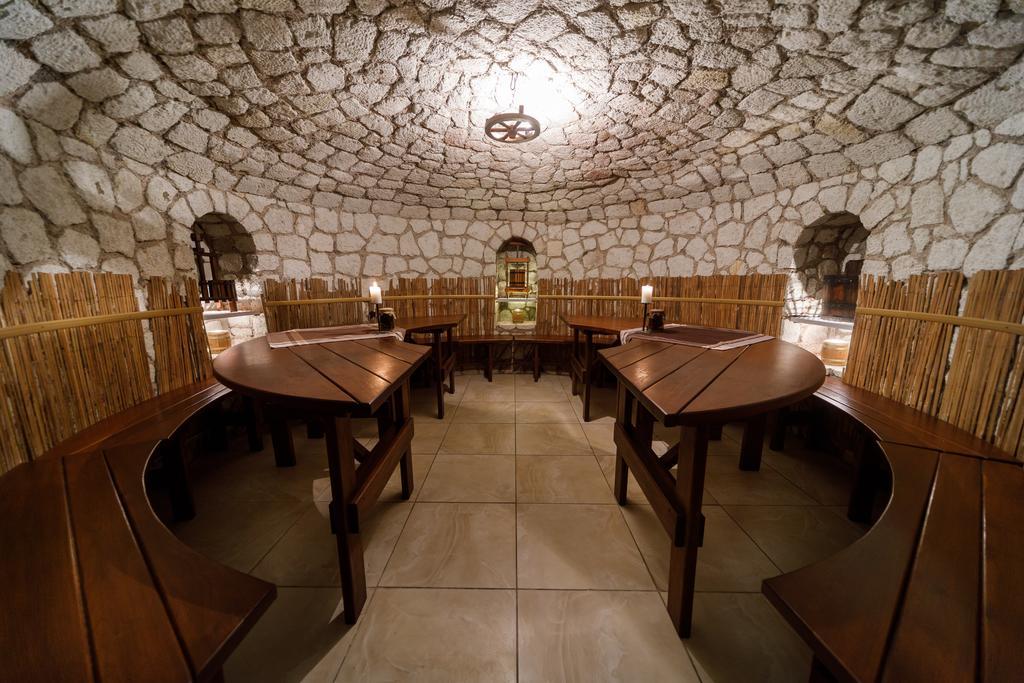 Vinicky Tokaj Zlata Putna - Restaurant & Pension מראה חיצוני תמונה