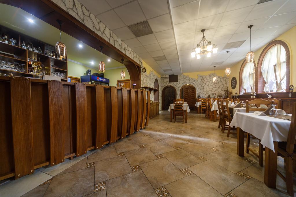 Vinicky Tokaj Zlata Putna - Restaurant & Pension מראה חיצוני תמונה